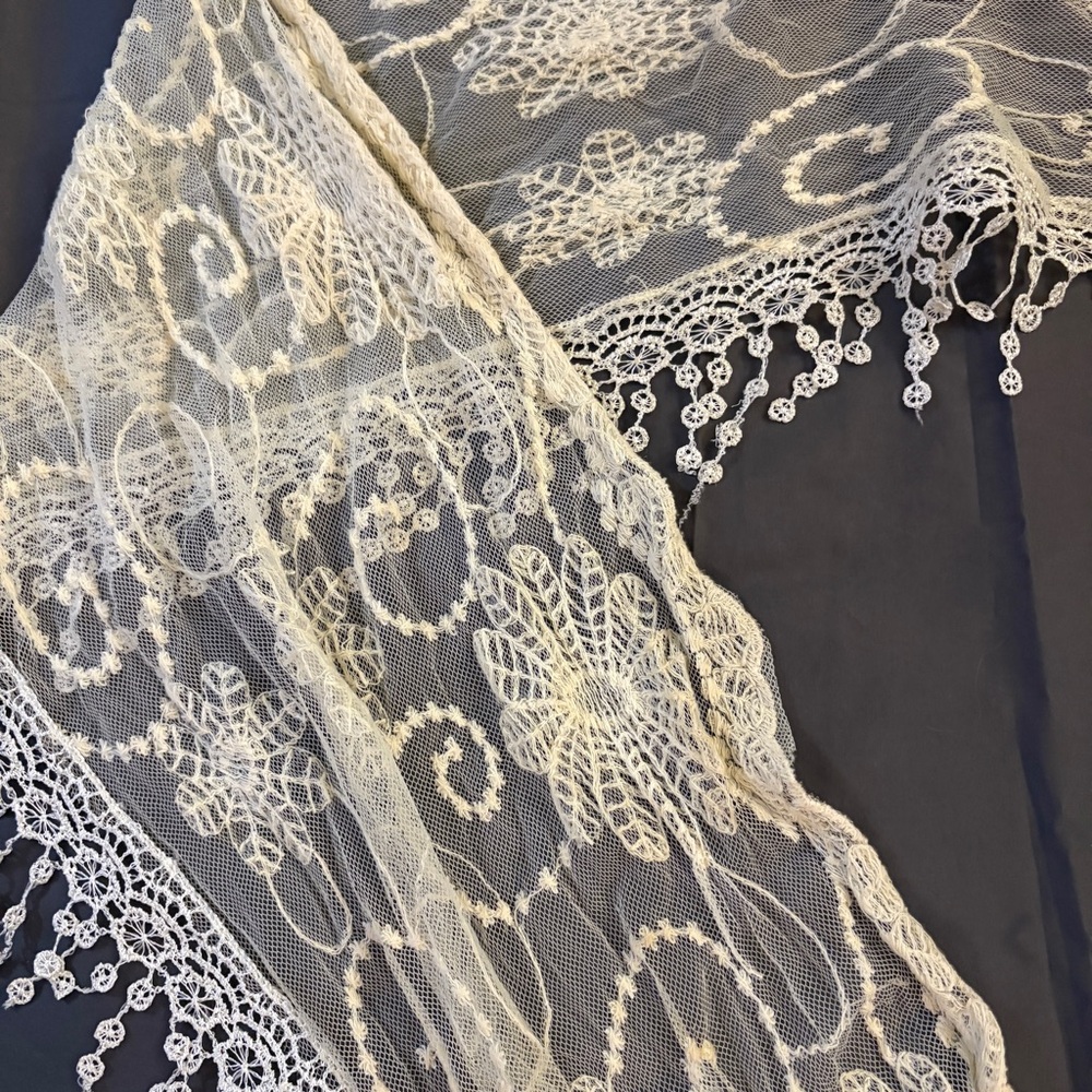 Ivory Floral Lace Triangle Scarf Shawl - Picture 2 of 6